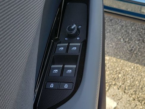New 2026 Audi Q3 quattro 2.0T AWD/4WD image 21