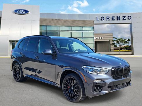 Used 2021 BMW X5 M50i w/ Executive Package image 3