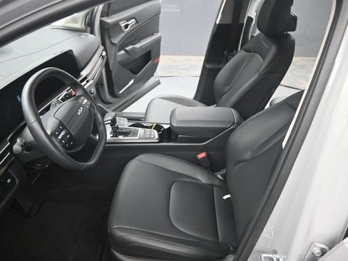 Used 2026 Kia Sportage SX FWD image 9