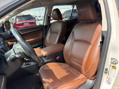 Used 2019 Subaru Outback 2.5i Touring AWD/4WD image 5