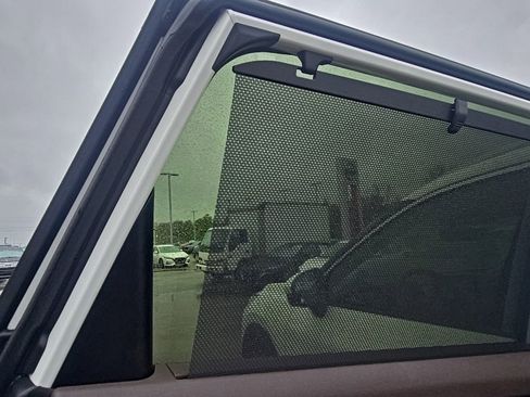 Used 2023 Nissan Rogue Platinum w/ Platinum Premium Package image 39