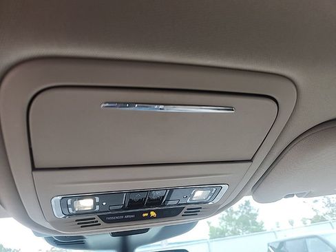 Used 2022 Lincoln Aviator 2WD w/ Premium Package image 26