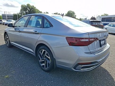 Used 2024 Volkswagen Jetta SEL FWD image 4