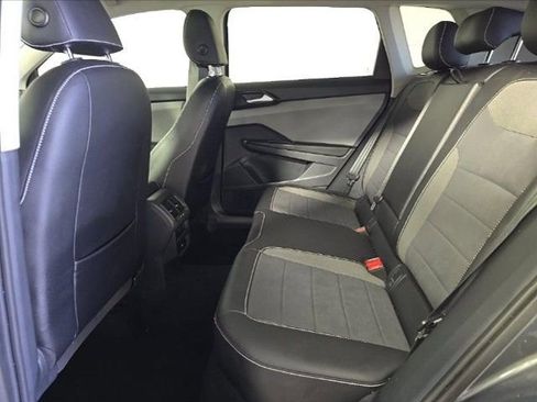 Used 2023 Volkswagen Taos SE w/ Panoramic Sunroof Package AWD/4WD image 8