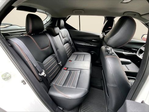 Used 2019 Nissan Kicks SR w/ SR Premium Package image 23