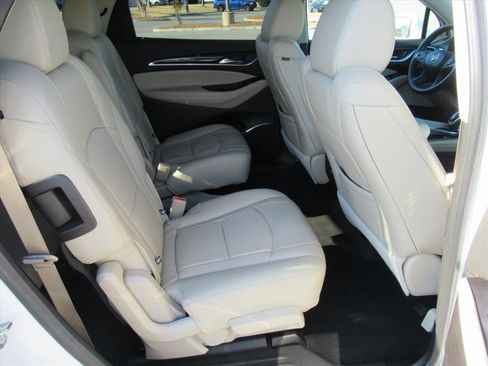 Used 2019 Buick Enclave Essence image 31