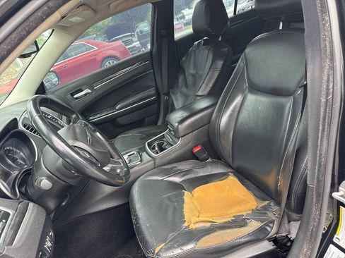 Used 2015 Chrysler 300 Limited RWD image 15