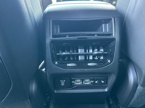 Used 2023 Jeep Grand Cherokee Overland AWD/4WD image 35