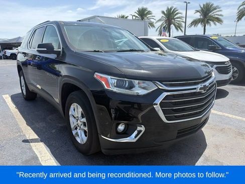 Used 2021 Chevrolet Traverse LT FWD image 1