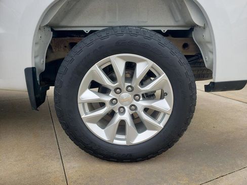 Used 2023 Chevrolet Silverado 1500 Custom AWD/4WD image 24