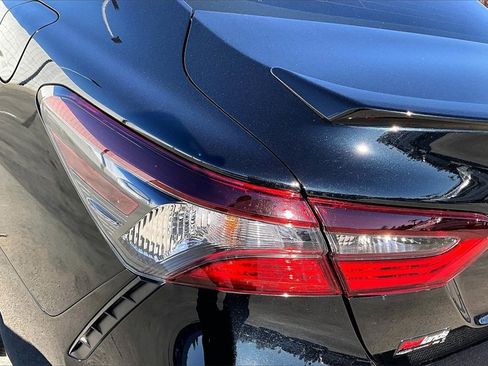 Used 2024 Toyota Camry SE image 31