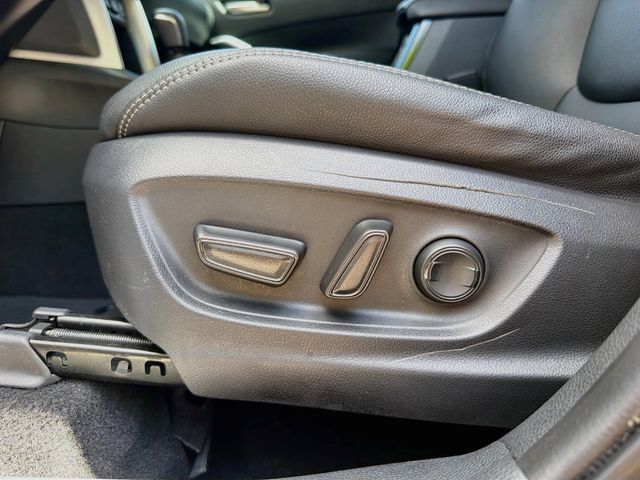 Used 2023 Toyota Corolla Cross XLE FWD image 23