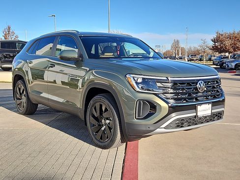 New 2026 Volkswagen Atlas Cross Sport SE image 4