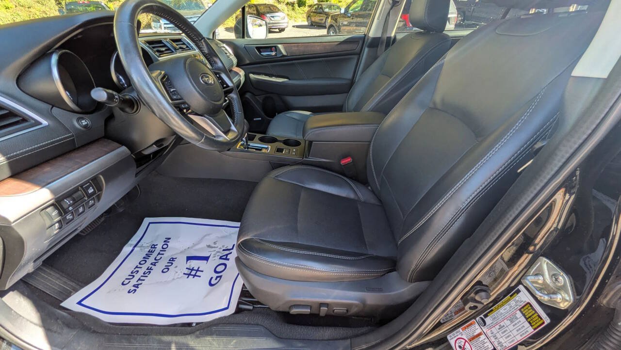 Used 2019 Subaru Outback 2.5i Limited AWD/4WD image 3