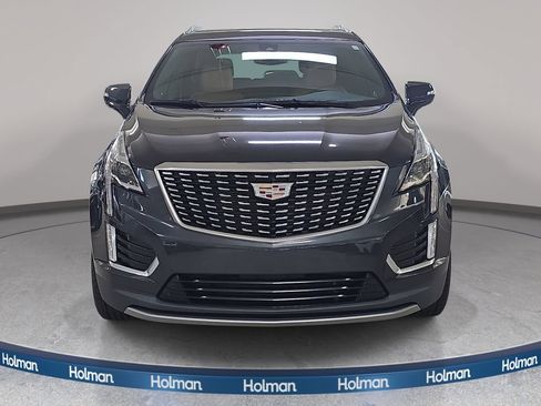 Used 2021 Cadillac XT5 Premium Luxury FWD image 3