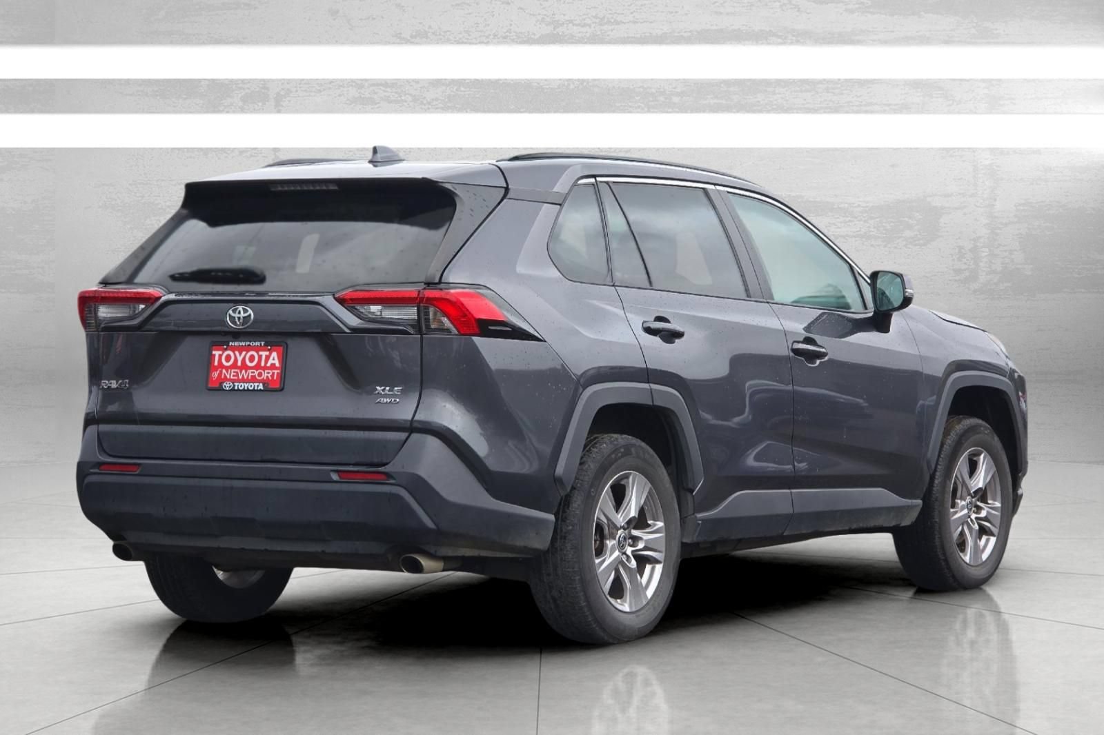 Used 2023 Toyota RAV4 XLE w/ Convenience Package AWD/4WD image 4