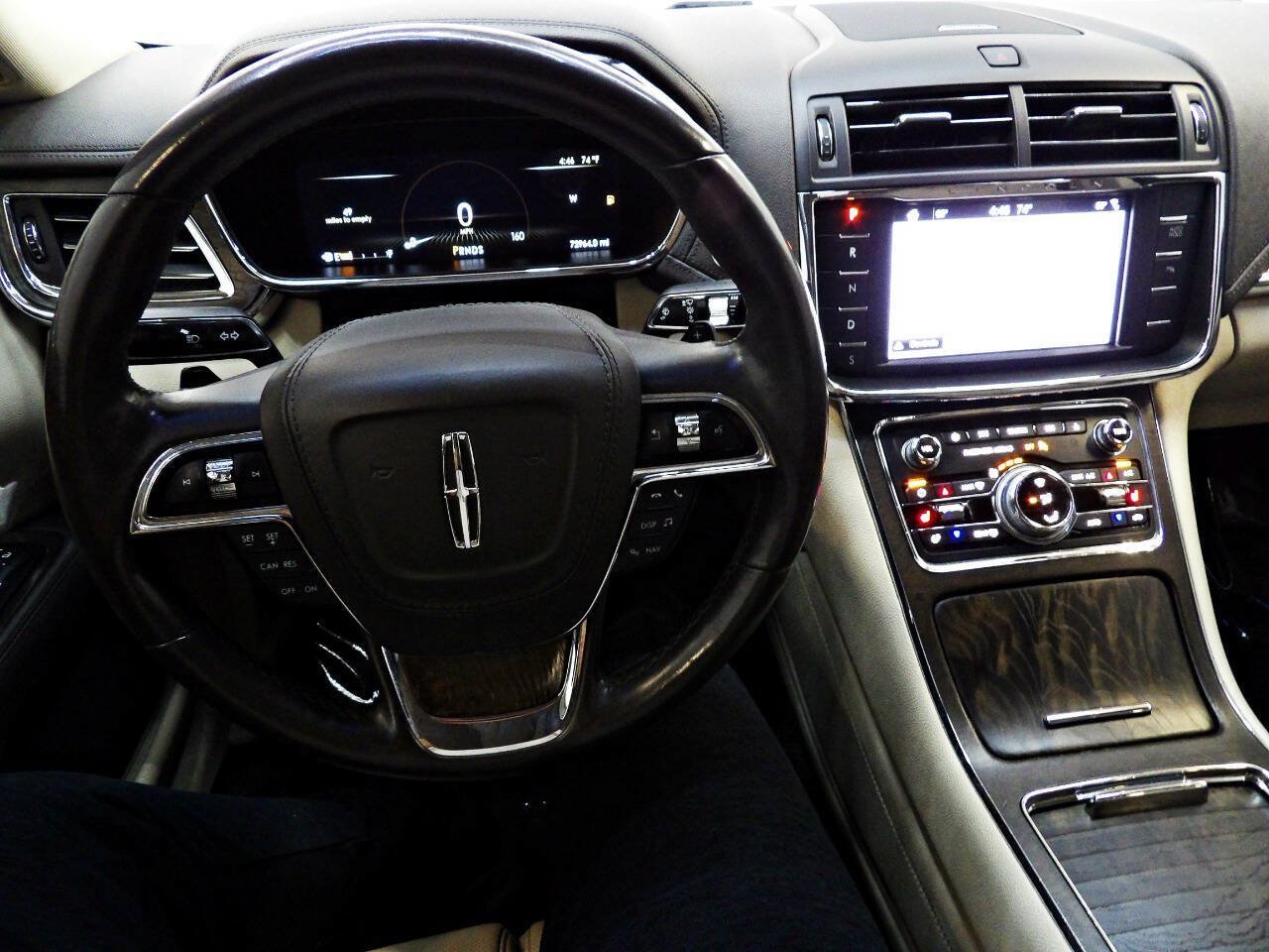 Used 2017 Lincoln Continental Select w/ Climate Package FWD image 19