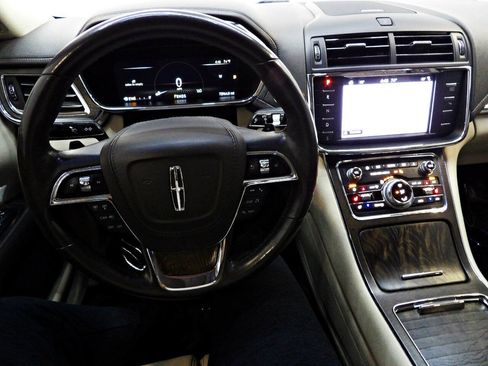 Used 2017 Lincoln Continental Select w/ Climate Package FWD image 19