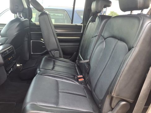 Used 2024 Jeep Wagoneer L Series III w/ Flexible Seating Group AWD/4WD image 13