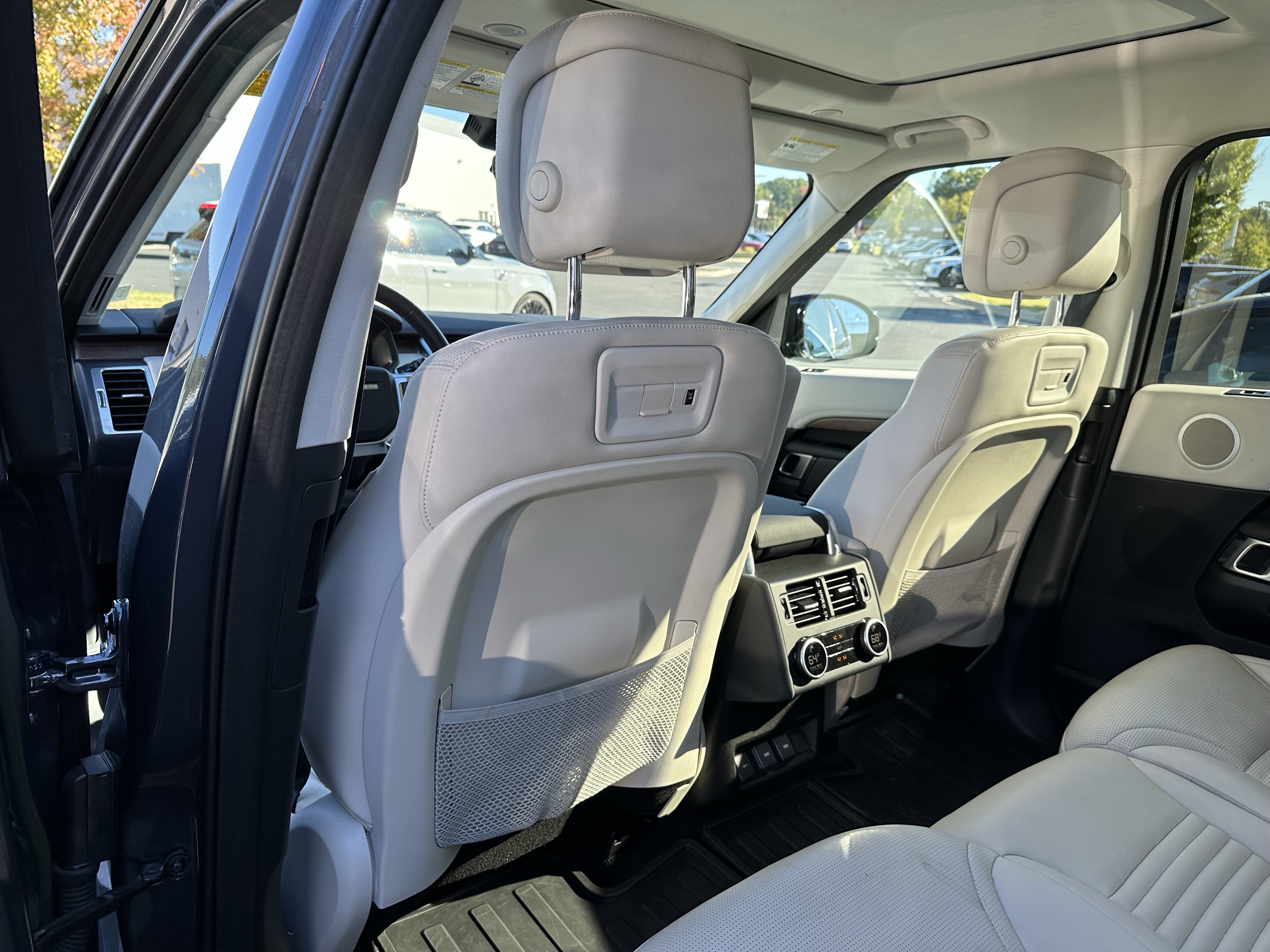 Certified 2024 Land Rover Discovery S AWD/4WD image 34