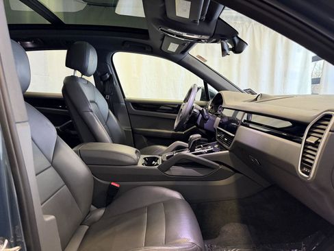 Used 2019 Porsche Cayenne image 16