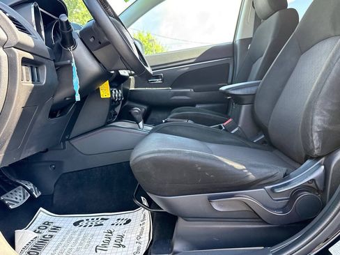 Used 2019 Mitsubishi Outlander Sport LE FWD image 11
