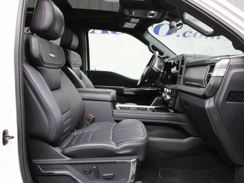 Used 2025 Ford F450 Platinum w/ FX4 Off-Road Package image 37