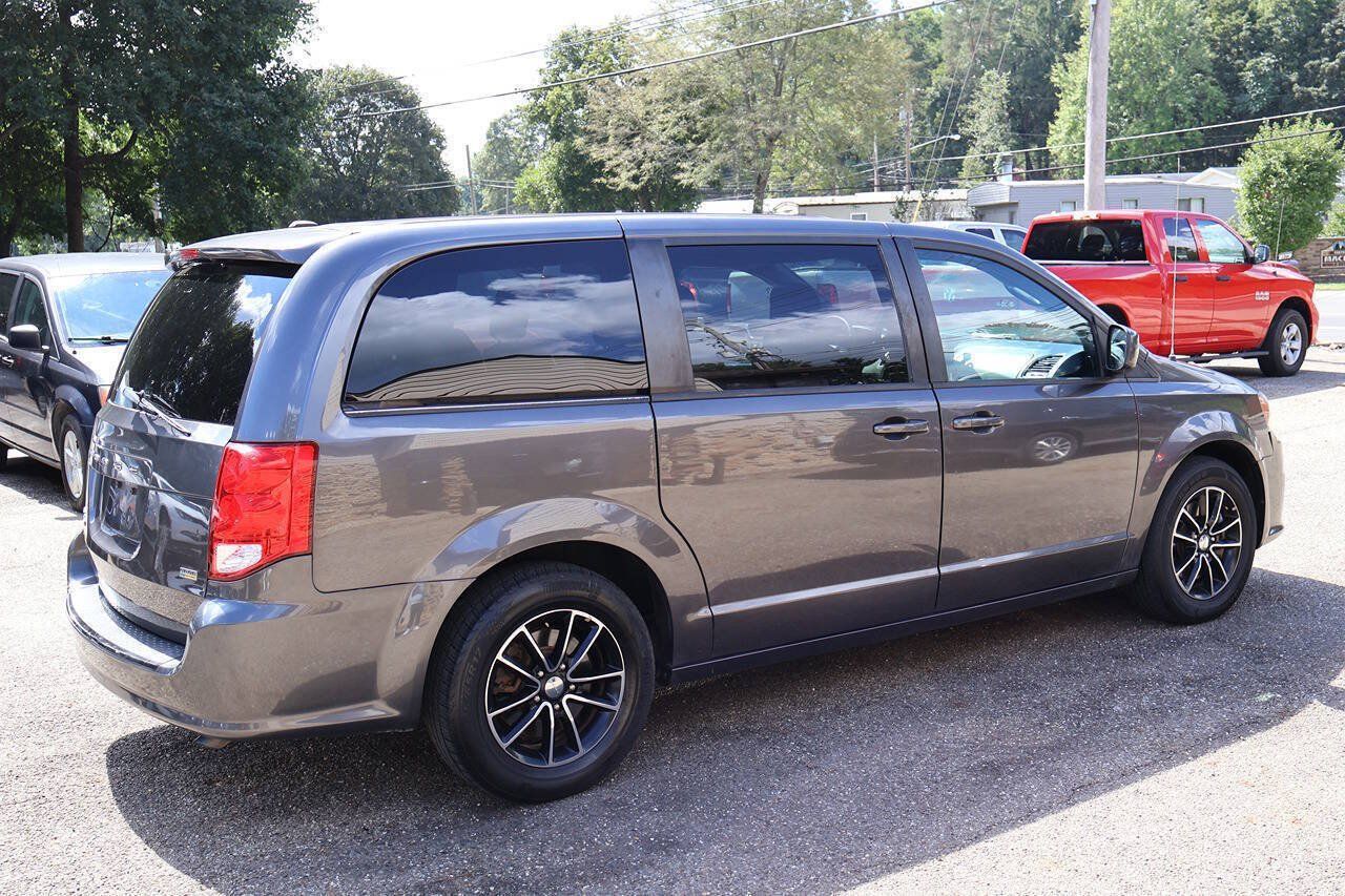 Used 2018 Dodge Grand Caravan SE FWD image 9