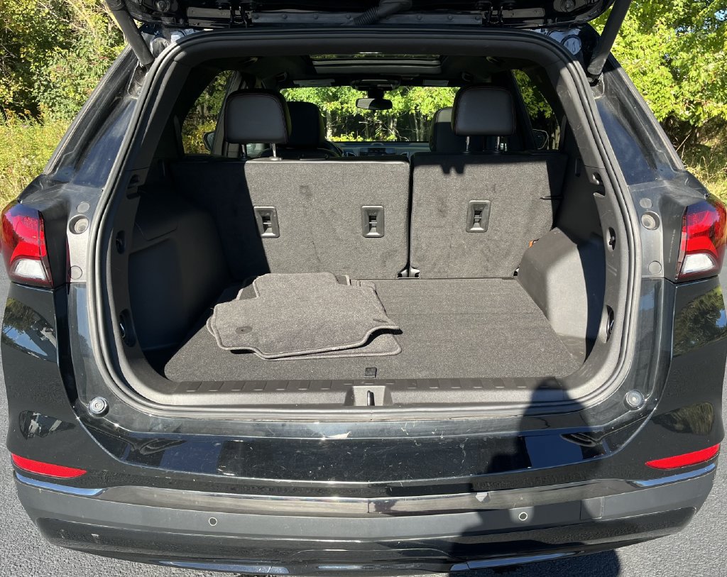 Certified 2023 Chevrolet Equinox RS w/ RS Leather Package AWD/4WD image 5