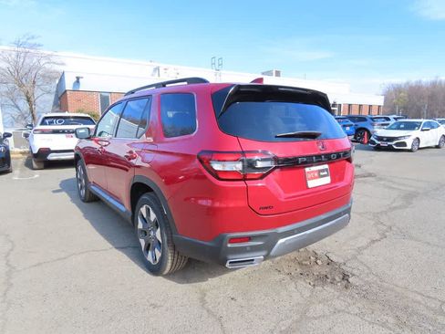 New 2026 Honda Pilot Touring image 4