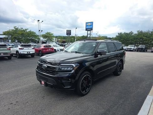 Used 2023 Ford Expedition Limited AWD/4WD image 6