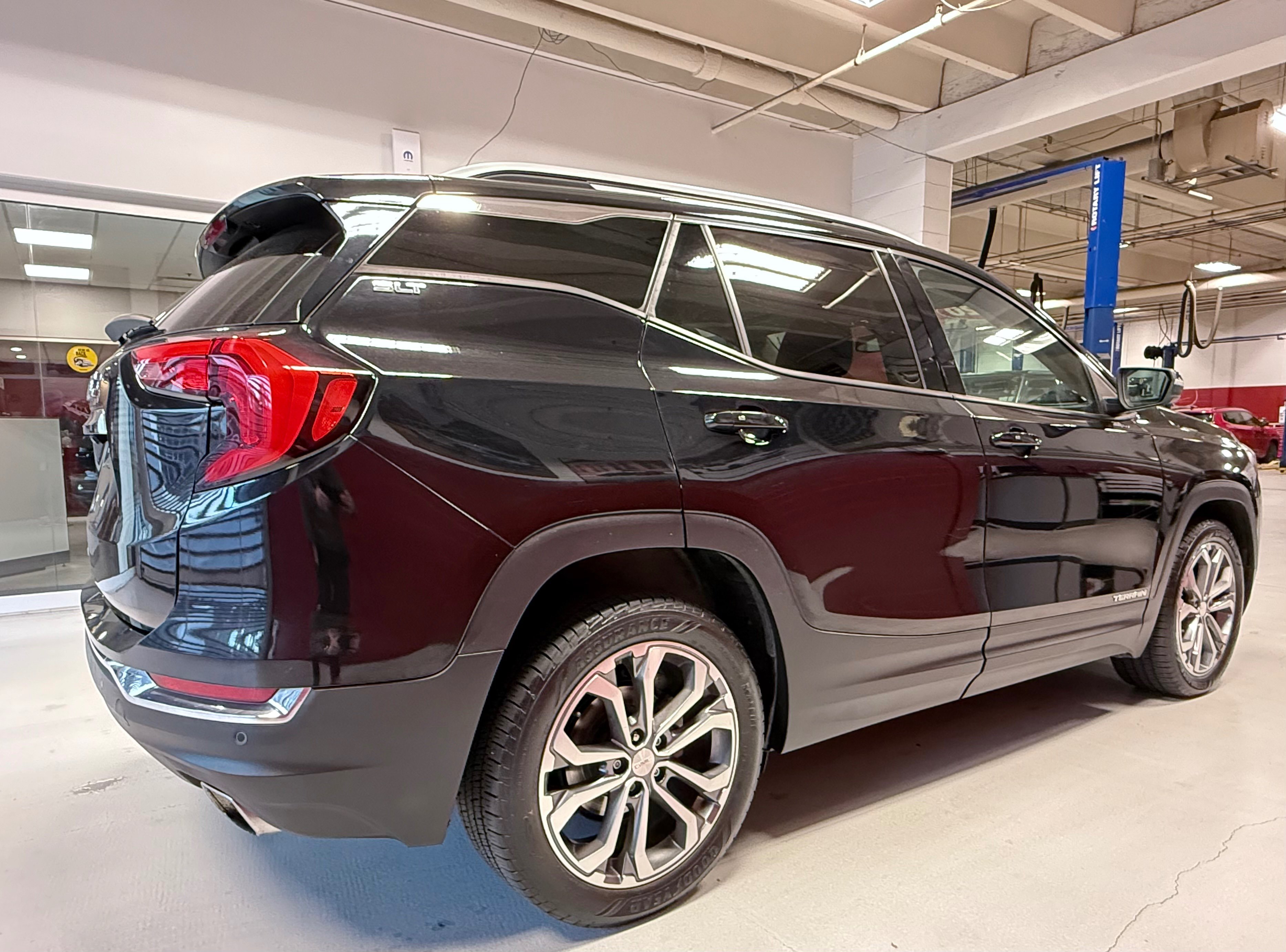 Used 2020 GMC Terrain SLT w/ Preferred Package FWD image 9