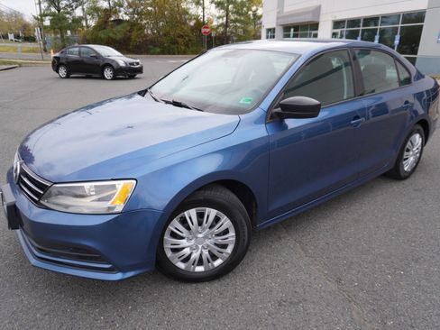 Used 2015 Volkswagen Jetta S image 3