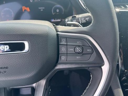 New 2025 Jeep Grand Cherokee L Altitude image 24