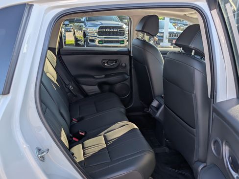 Used 2025 Honda HR-V EX-L image 11