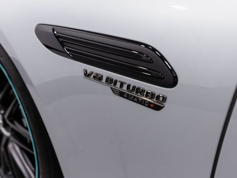 Used 2024 Mercedes-Benz SL 63 AMG 4MATIC image 39