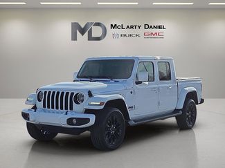 Used 2023 Jeep Gladiator Overland video 2