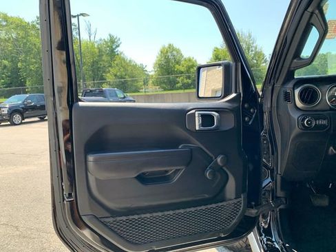 Used 2021 Jeep Wrangler Unlimited Sport image 22