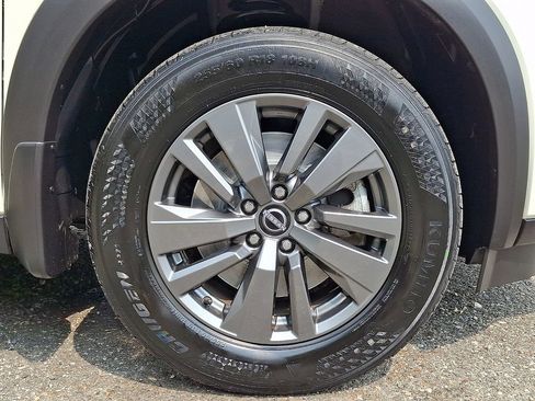 Certified 2024 Nissan Pathfinder SV AWD/4WD image 9