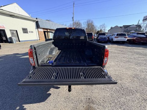Used 2012 Nissan Frontier SV image 32