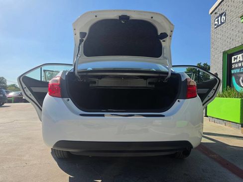 Used 2017 Toyota Corolla LE FWD image 26