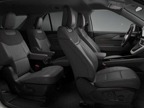 New 2026 Ford Explorer Active w/ Active Comfort Package RWD image 29