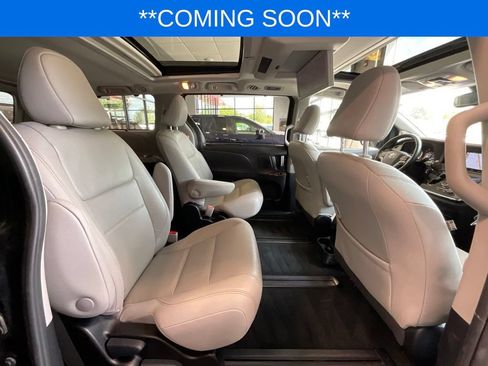 Used 2018 Toyota Sienna Limited Premium AWD/4WD image 19