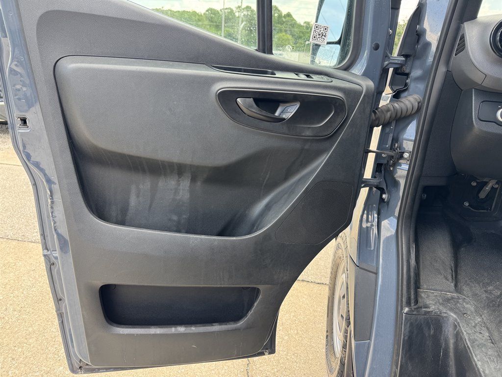 Used 2019 Mercedes-Benz Sprinter 144 image 11