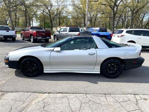 Used 2000 Chevrolet Camaro LT w/ Sport Appearance Pkg image 2