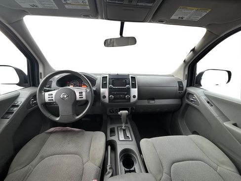 Used 2018 Nissan Frontier SV image 18