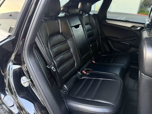 Used 2020 Porsche Macan Turbo image 24