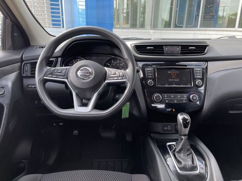 Used 2020 Nissan Rogue Sport S FWD image 13