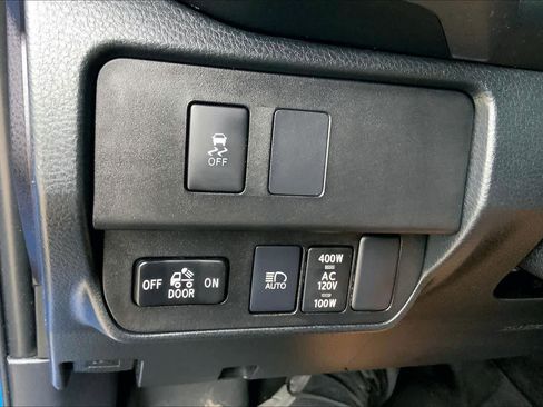 Used 2021 Toyota Tacoma TRD Sport w/ Technology Package RWD image 30