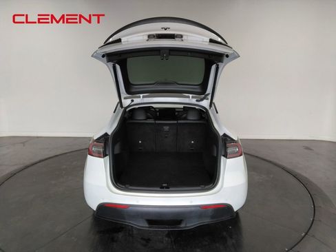 Used 2022 Tesla Model Y Performance image 9